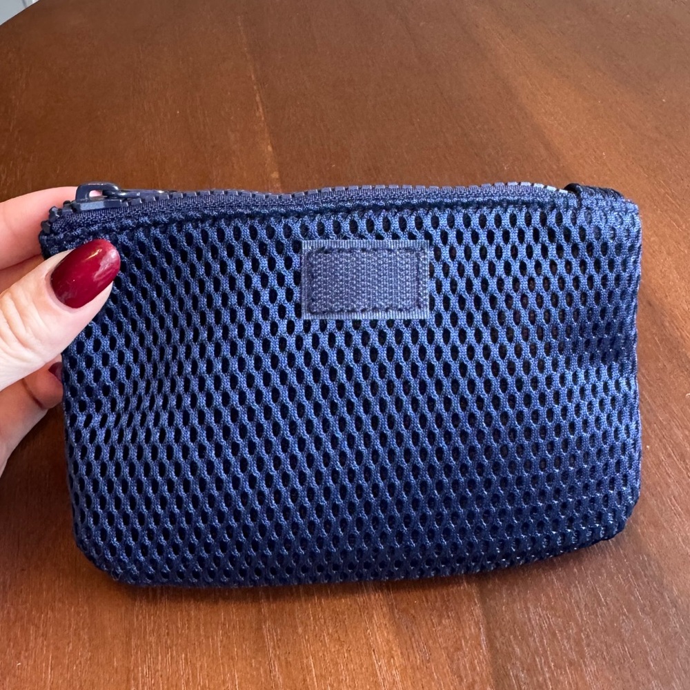 Dagne Dover Mesh Zipper Pouch